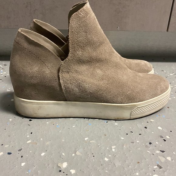 Shoes - Picture 2 of 3